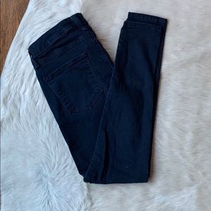 JUST BLACK: Dark wash skinny jeans size 27